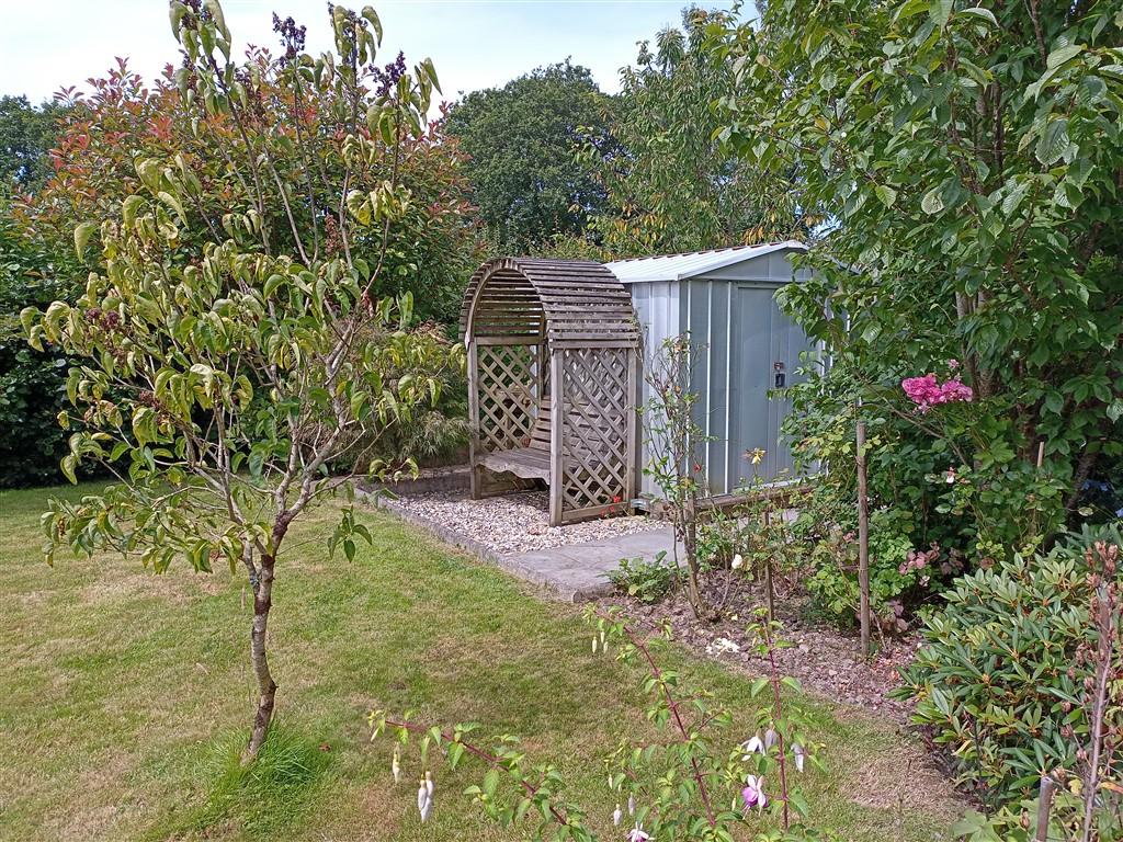 3 Bedroom Detached Bungalow for Sale in Llandysul, SA44 5NT