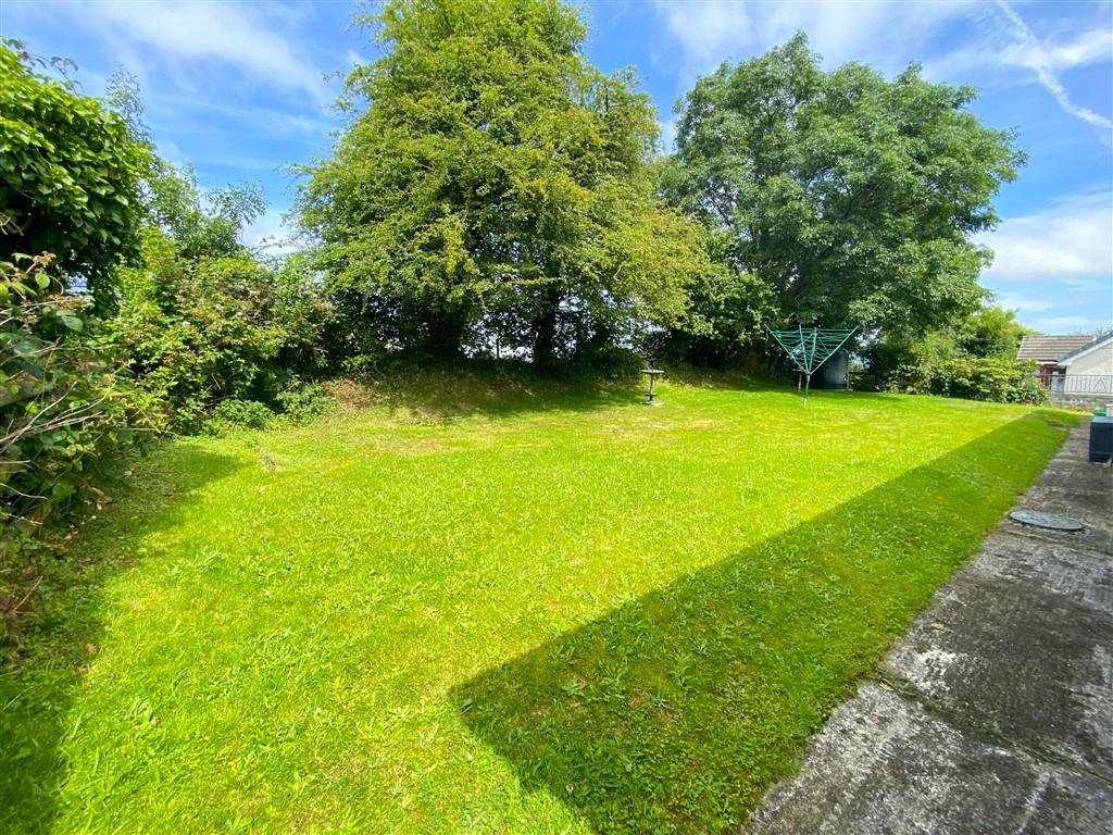 3 Bedroom Detached Bungalow for Sale in Newcastle Emlyn, SA38 9PJ