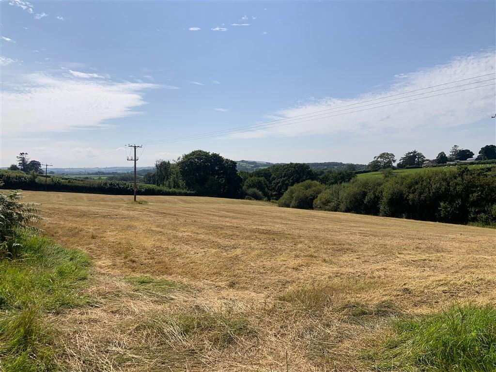 3 Bedroom Smallholding for Sale in Newcastle Emlyn, SA38 9RS