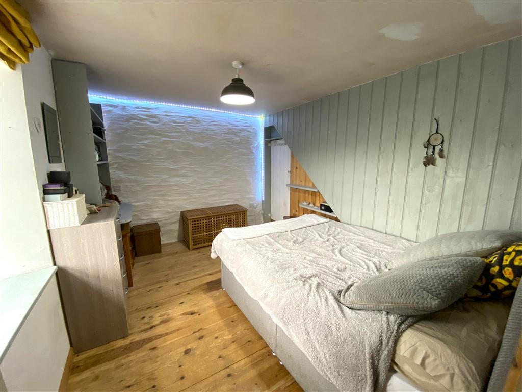 3 Bedroom Terraced for Sale in Boncath, SA37 0EY