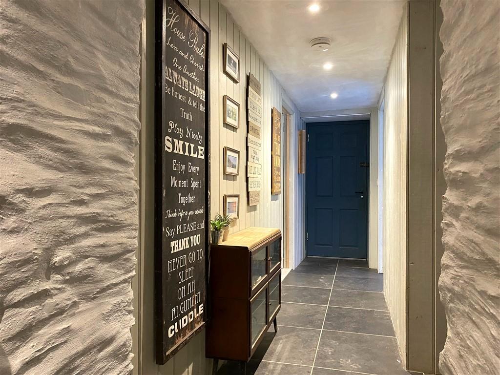 3 Bedroom Terraced for Sale in Boncath, SA37 0EY