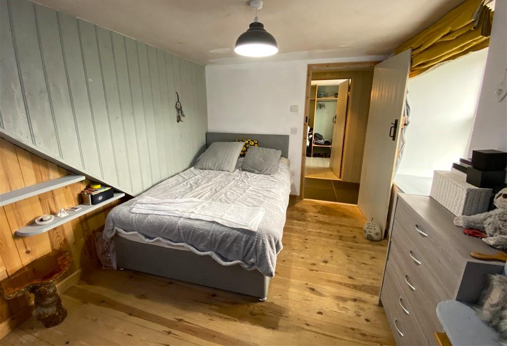 3 Bedroom Terraced for Sale in Boncath, SA37 0EY