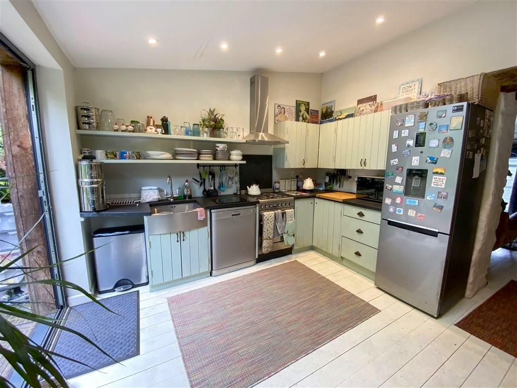3 Bedroom Terraced for Sale in Boncath, SA37 0EY