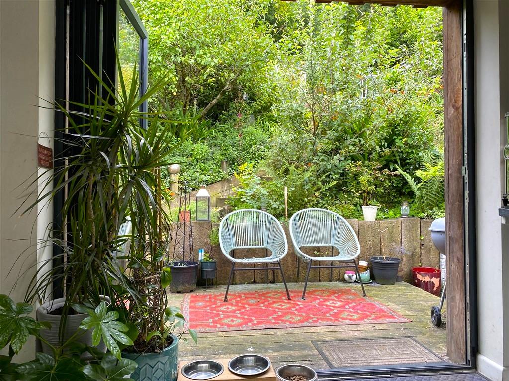3 Bedroom Terraced for Sale in Boncath, SA37 0EY