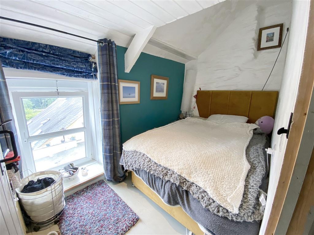 3 Bedroom Terraced for Sale in Boncath, SA37 0EY