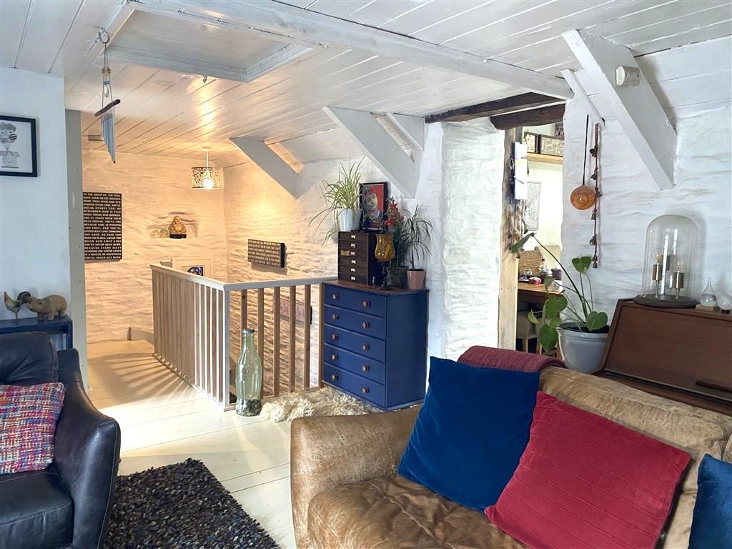 3 Bedroom Terraced for Sale in Boncath, SA37 0EY