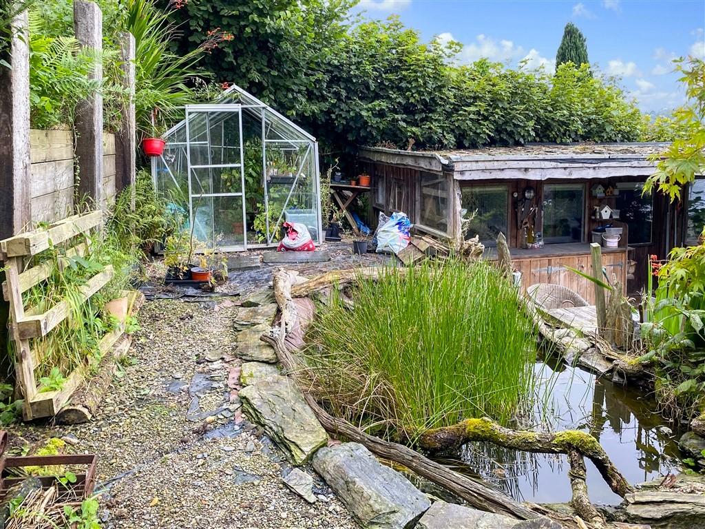 3 Bedroom Terraced for Sale in Boncath, SA37 0EY