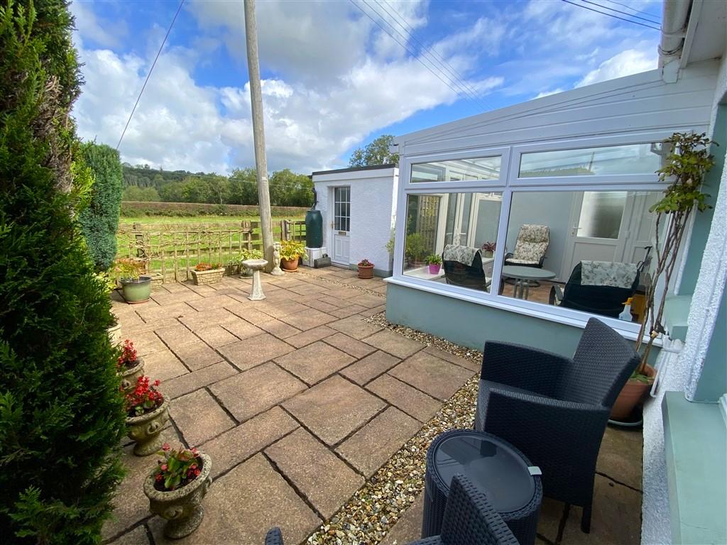 2 Bedroom Semi-Detached for Sale in Llandysul, SA44 5NN
