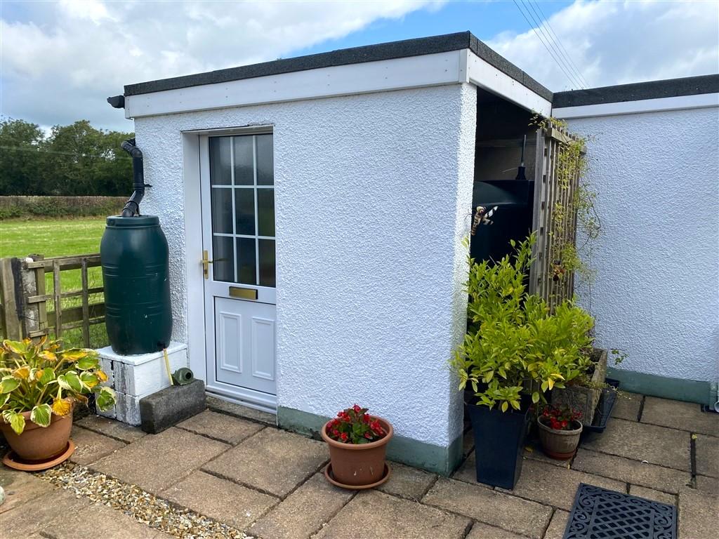 2 Bedroom Semi-Detached for Sale in Llandysul, SA44 5NN