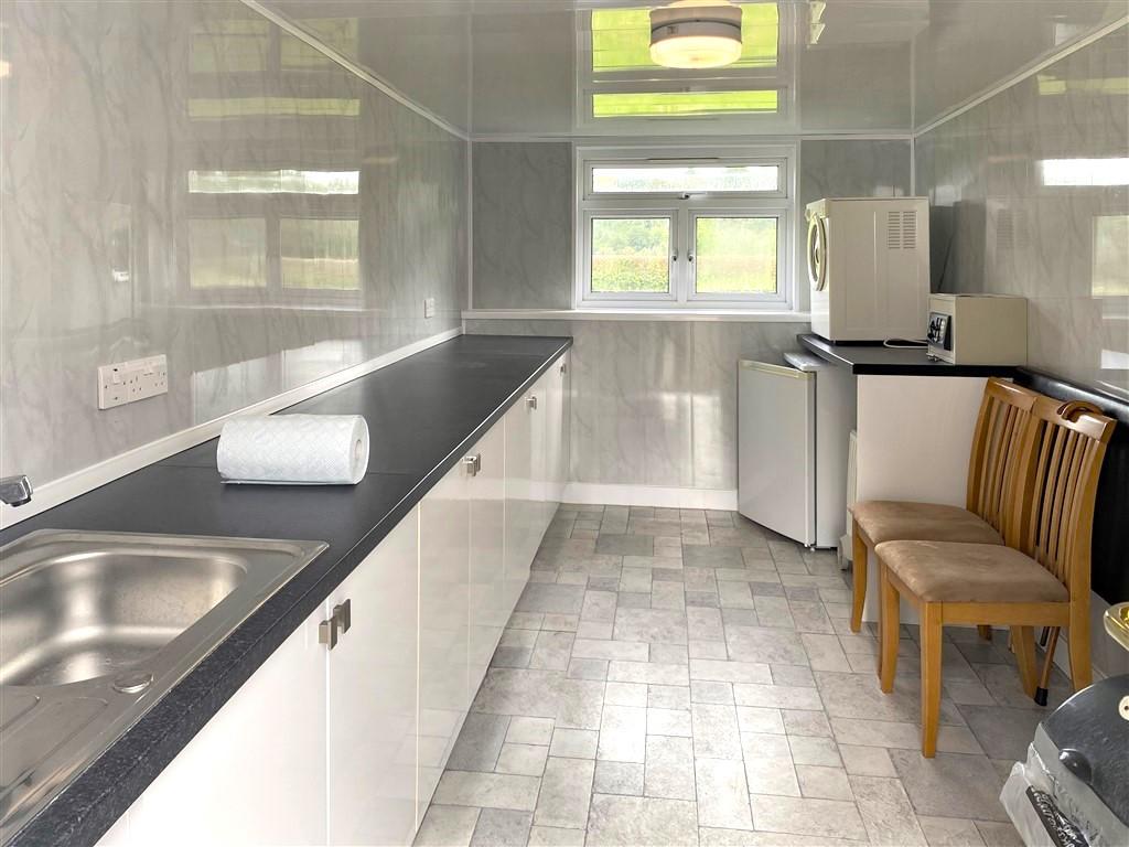 2 Bedroom Semi-Detached for Sale in Llandysul, SA44 5NN