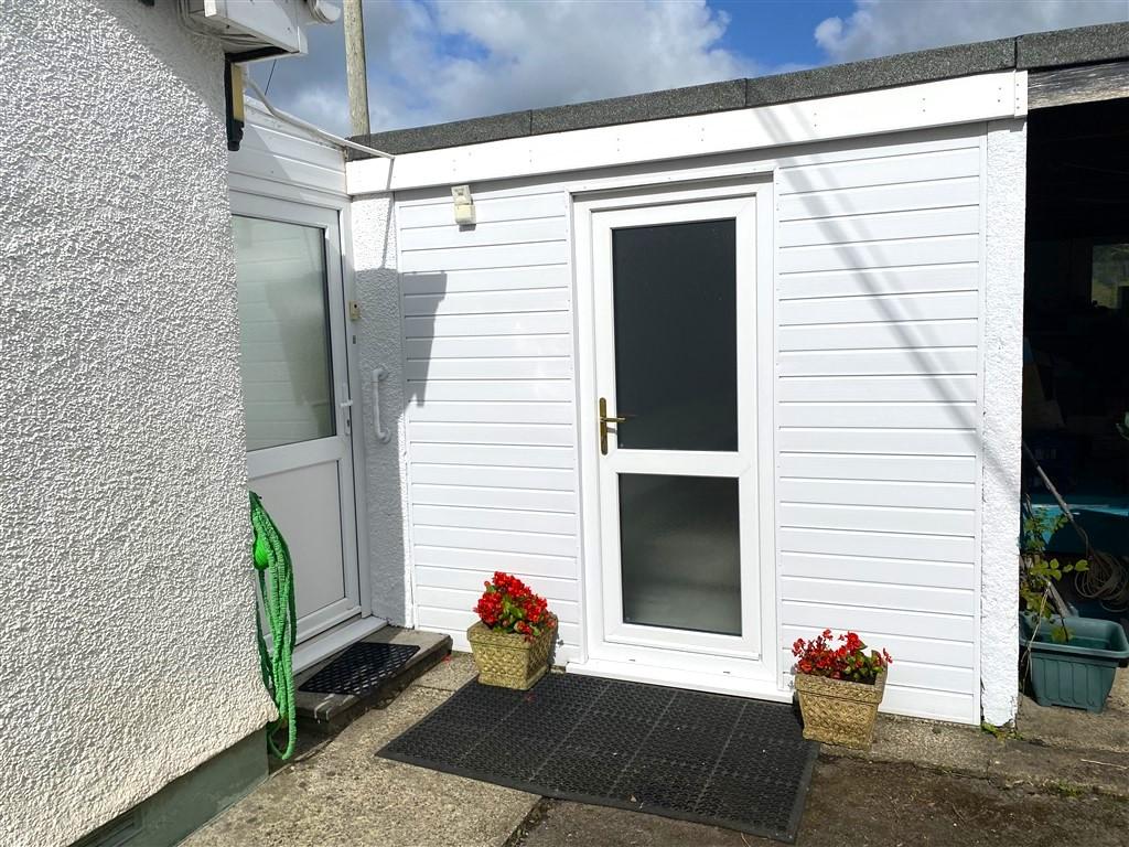 2 Bedroom Semi-Detached for Sale in Llandysul, SA44 5NN