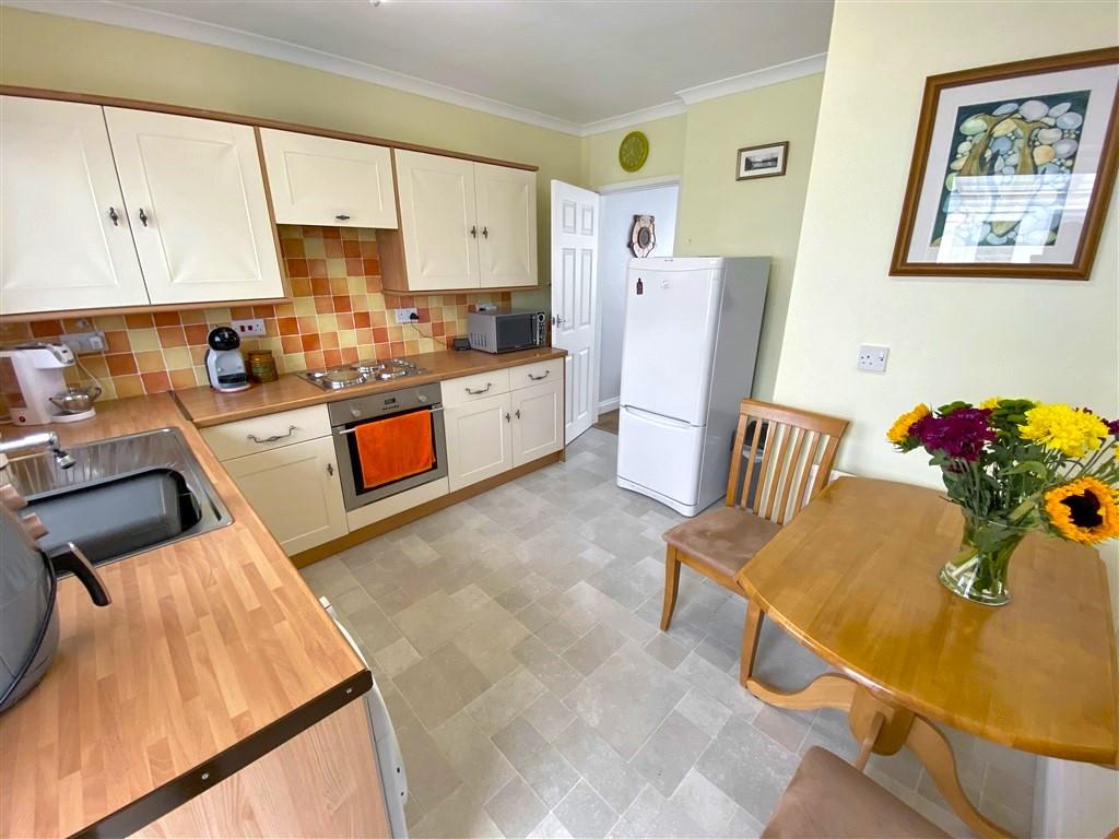 2 Bedroom Semi-Detached for Sale in Llandysul, SA44 5NN