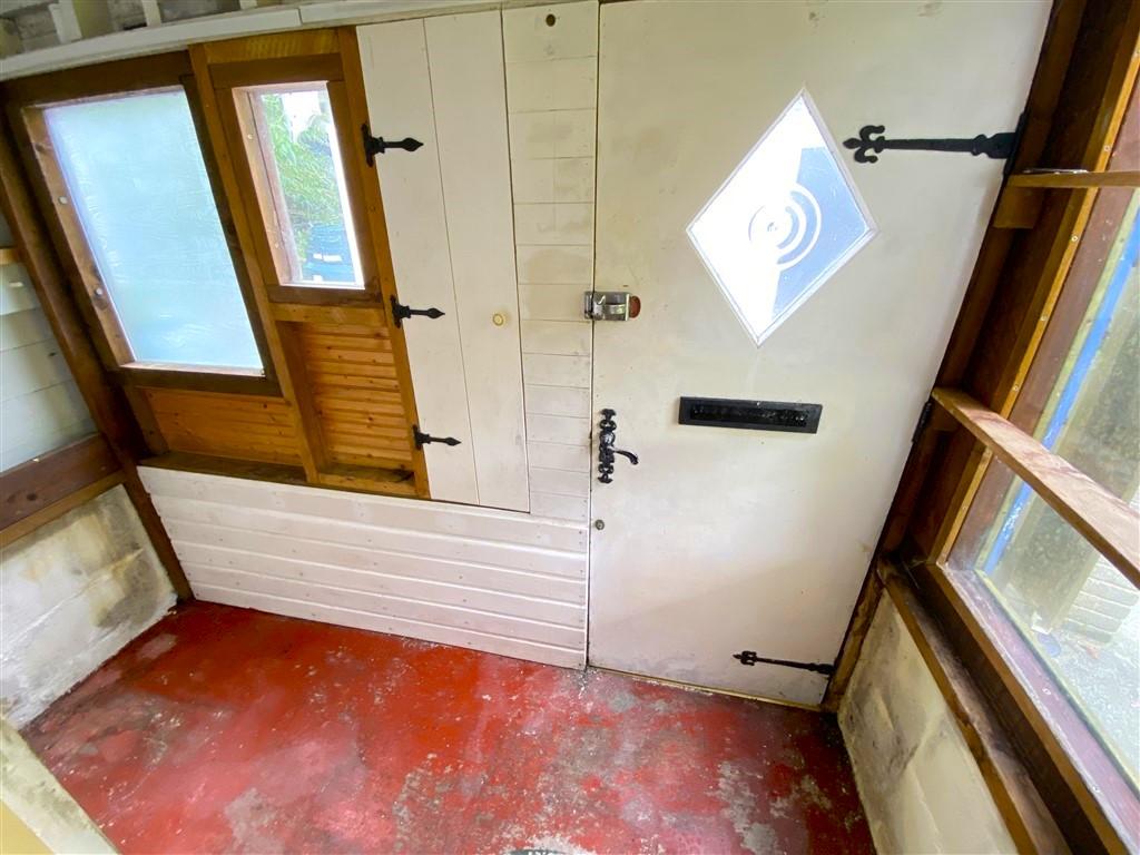 3 Bedroom Detached Bungalow for Sale in Llandysul, SA44 5XL
