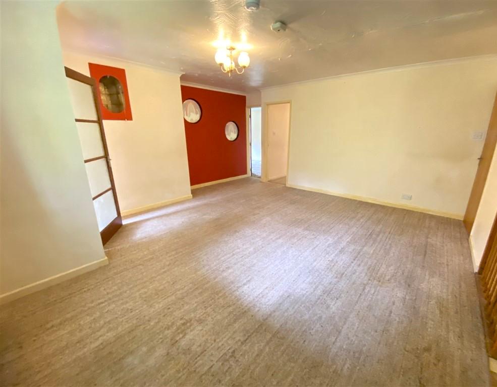 3 Bedroom Detached Bungalow for Sale in Llandysul, SA44 5XL