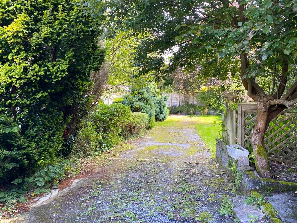 3 Bedroom Detached Bungalow for Sale in Llandysul, SA44 5XL