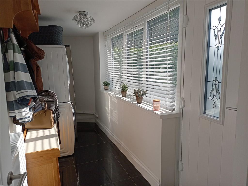 2 Bedroom Semi-Detached for Sale in Newcastle Emlyn, SA38 9QB