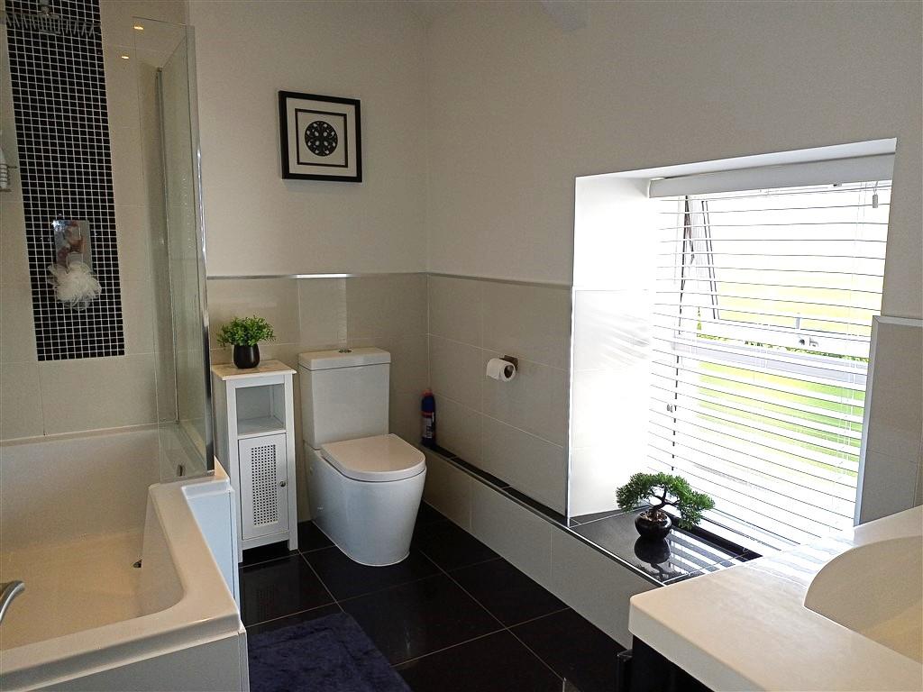 2 Bedroom Semi-Detached for Sale in Newcastle Emlyn, SA38 9QB