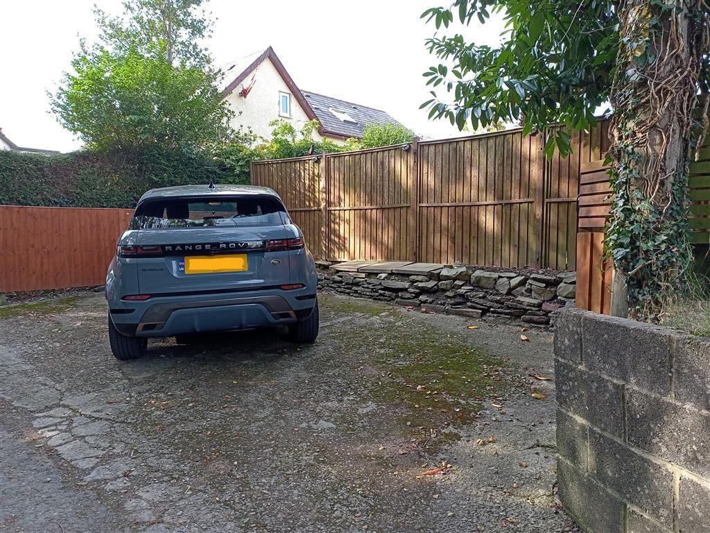 2 Bedroom Semi-Detached for Sale in Newcastle Emlyn, SA38 9QB