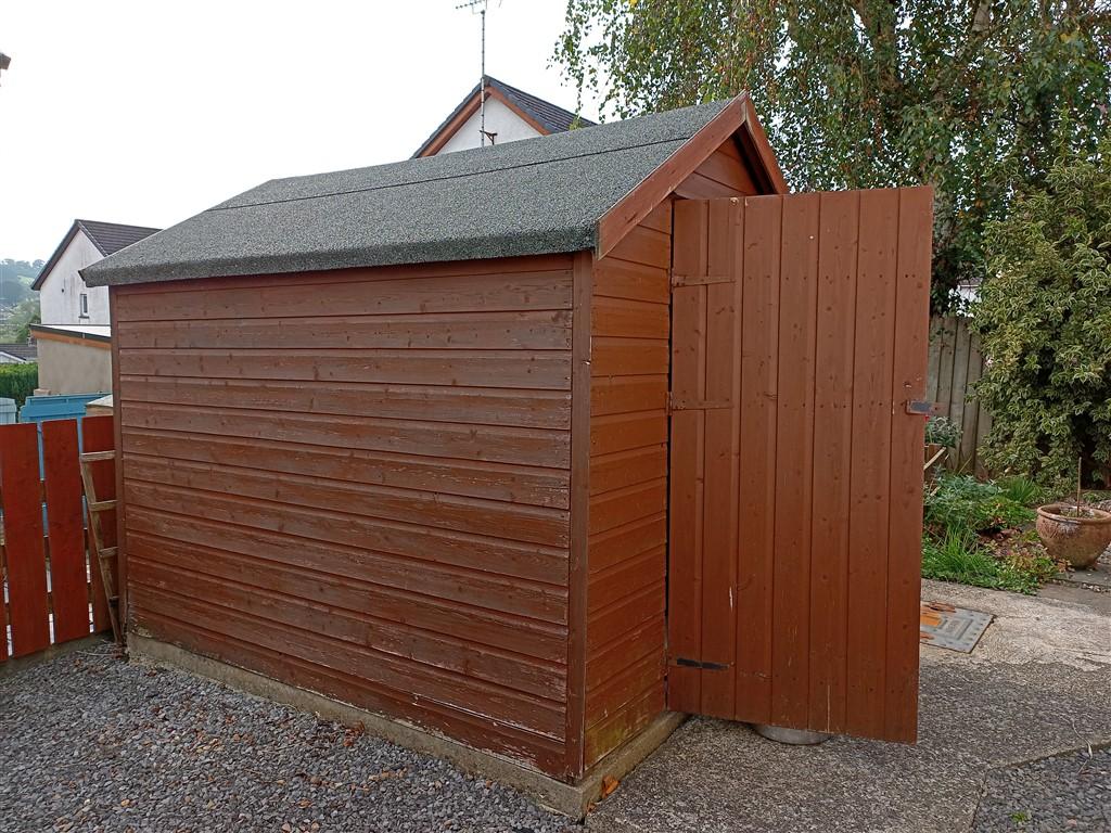 3 Bedroom Detached Bungalow for Sale in Newcastle Emlyn, SA38 9NP