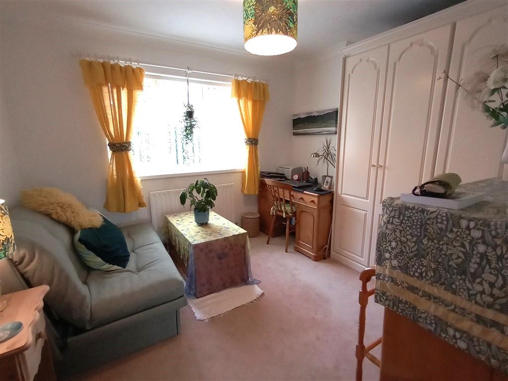 3 Bedroom Detached Bungalow for Sale in Newcastle Emlyn, SA38 9NP