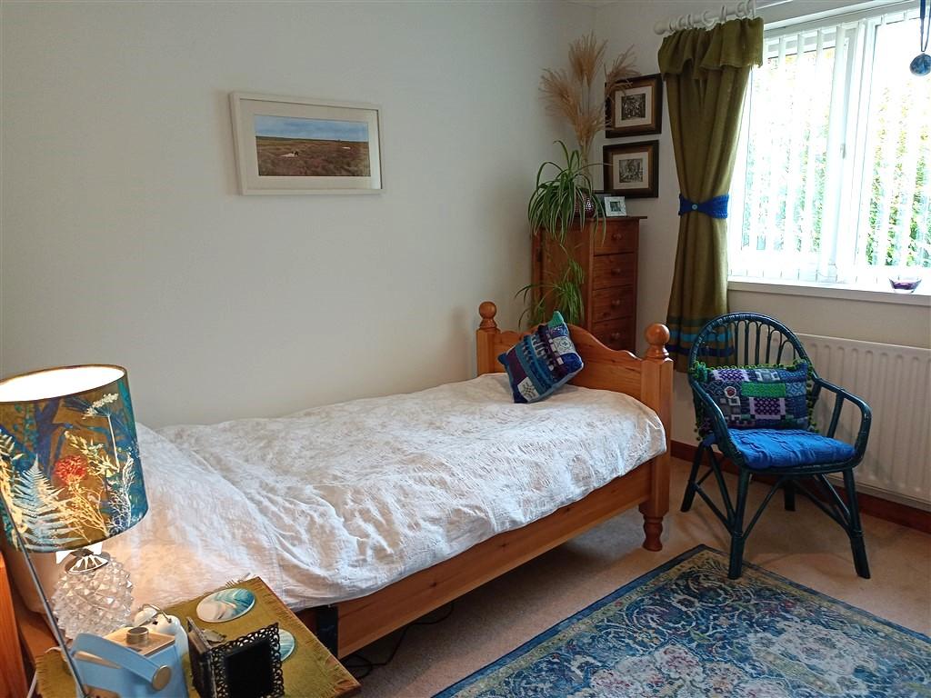 3 Bedroom Detached Bungalow for Sale in Newcastle Emlyn, SA38 9NP