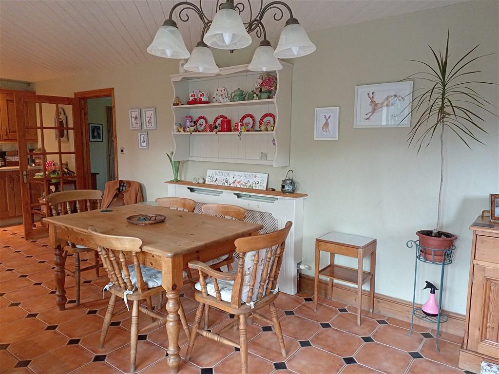 3 Bedroom Detached Bungalow for Sale in Penrhiwllan, Llandysul, SA44 5NH