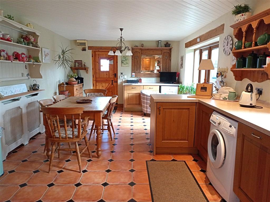 3 Bedroom Detached Bungalow for Sale in Penrhiwllan, Llandysul, SA44 5NH