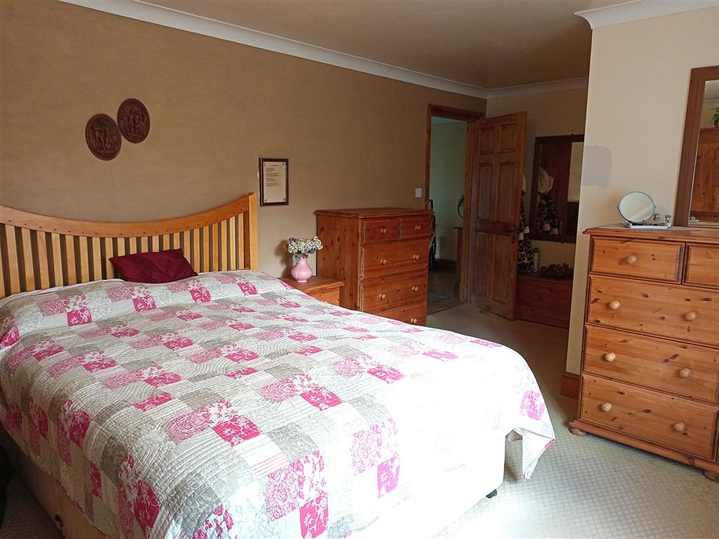 3 Bedroom Detached Bungalow for Sale in Penrhiwllan, Llandysul, SA44 5NH