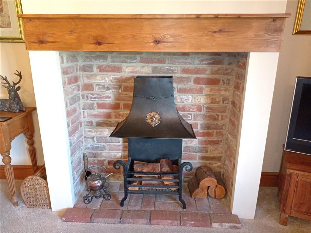 3 Bedroom Detached Bungalow for Sale in Penrhiwllan, Llandysul, SA44 5NH