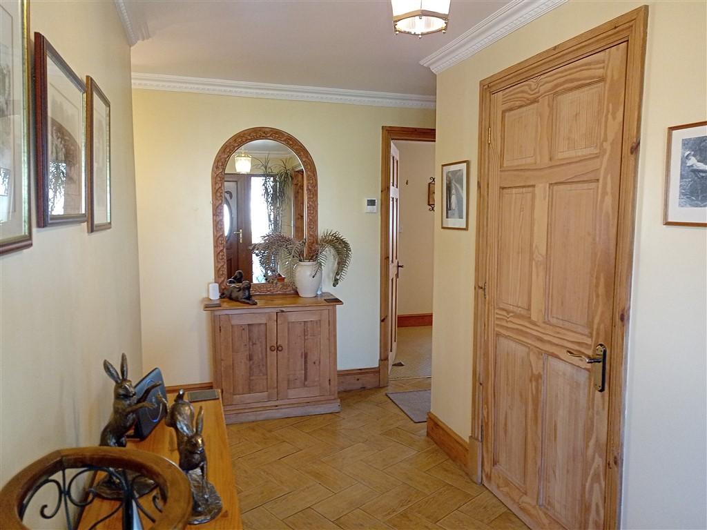 3 Bedroom Detached Bungalow for Sale in Penrhiwllan, Llandysul, SA44 5NH