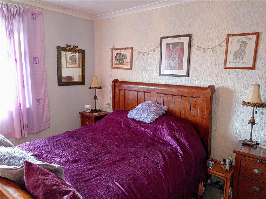 4 Bedroom Detached Bungalow for Sale in Lampeter, SA48 8AN