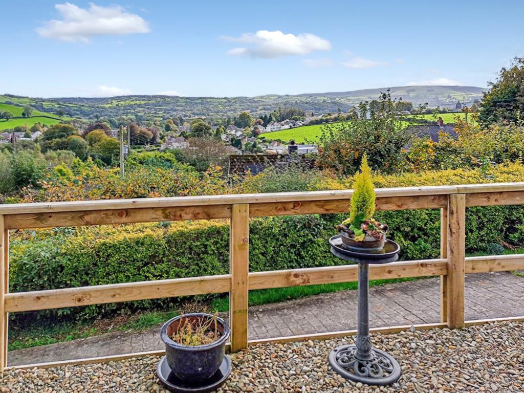 4 Bedroom Detached Bungalow for Sale in Lampeter, SA48 8AN