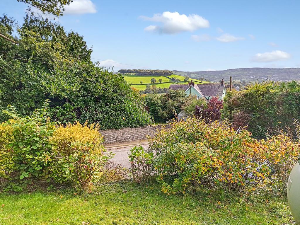 4 Bedroom Detached Bungalow for Sale in Lampeter, SA48 8AN