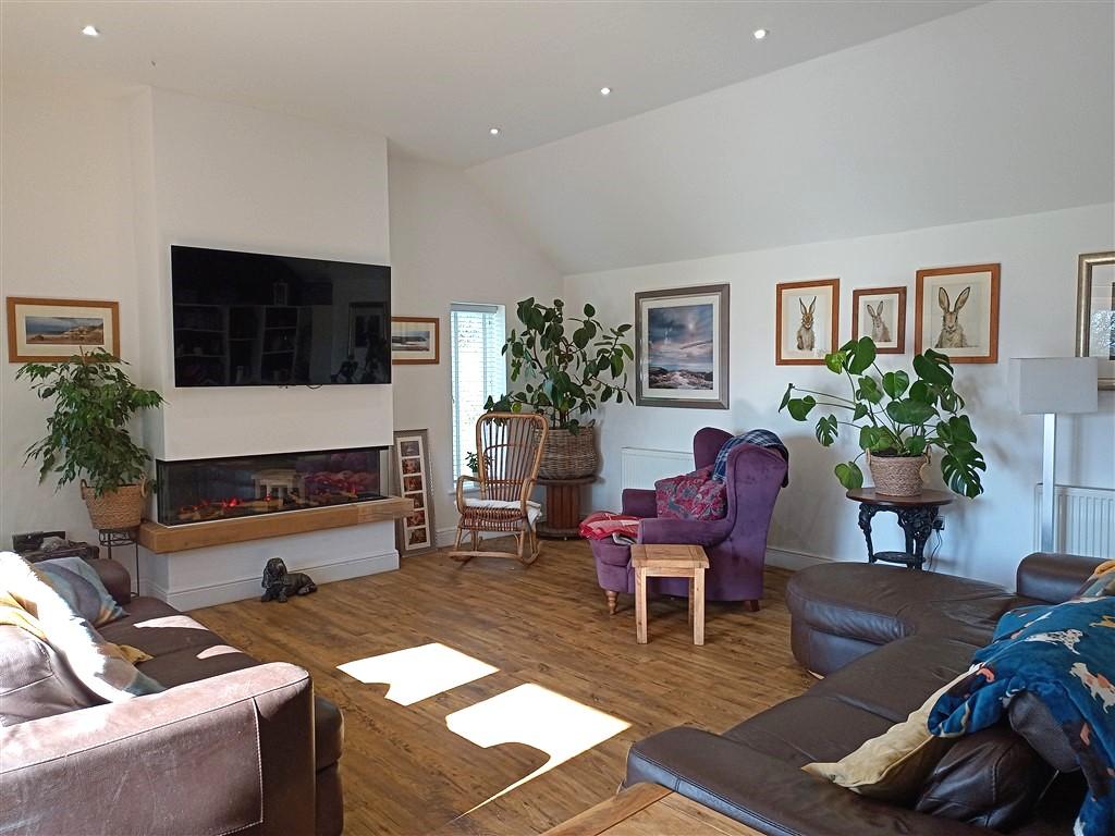 3 Bedroom Smallholding for Sale in Tanygroes, Cardigan, SA43 2HZ