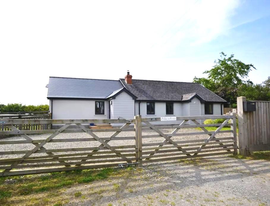 3 Bedroom Smallholding for Sale in Tanygroes, Cardigan, SA43 2HZ