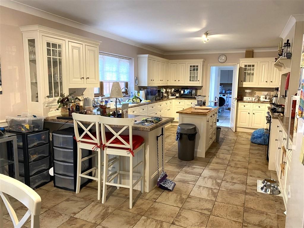 5 Bedroom Detached Bungalow for Sale in Cwmduad, Carmarthen, SA33 6XT