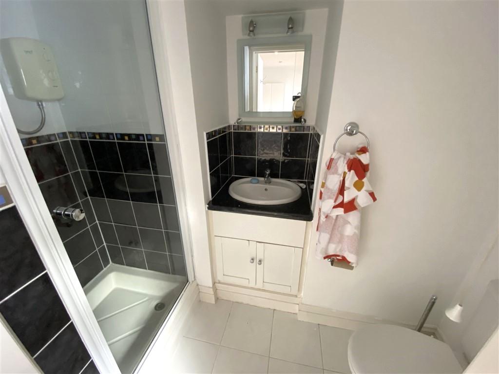 5 Bedroom Detached Bungalow for Sale in Cwmduad, Carmarthen, SA33 6XT