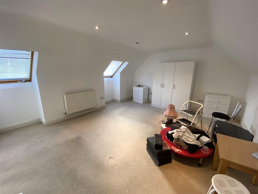 5 Bedroom Detached Bungalow for Sale in Cwmduad, Carmarthen, SA33 6XT