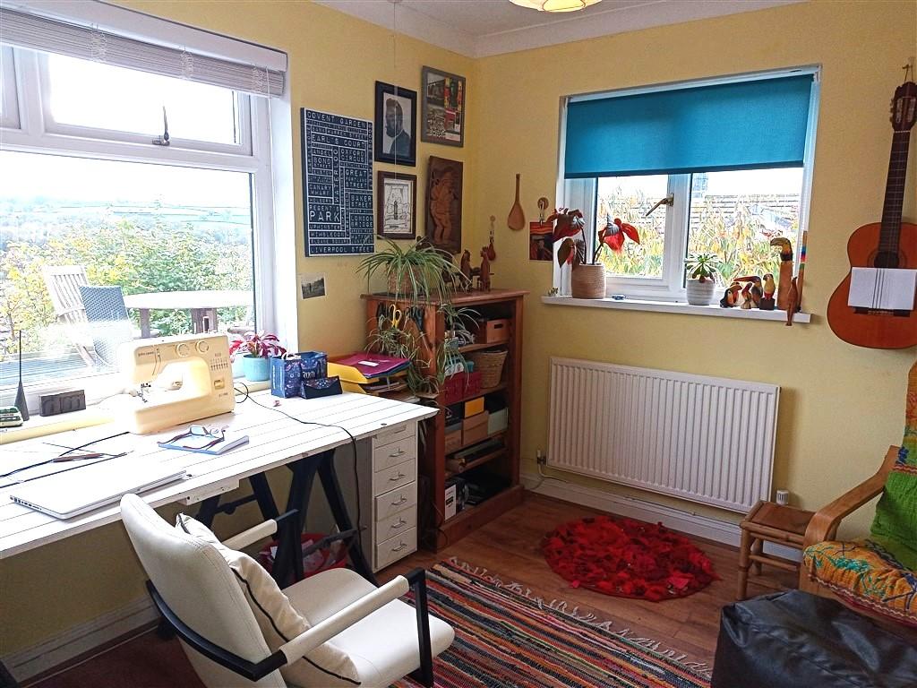 3 Bedroom Detached Bungalow for Sale in Newcastle Emlyn, SA38 9EL