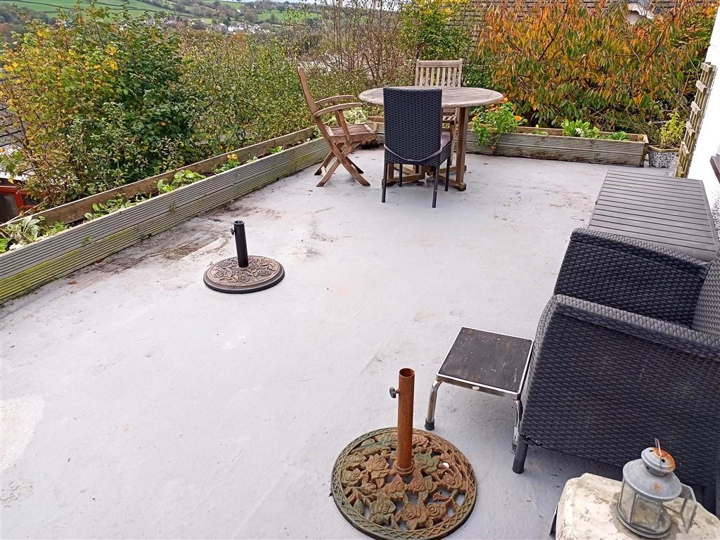 3 Bedroom Detached Bungalow for Sale in Newcastle Emlyn, SA38 9EL