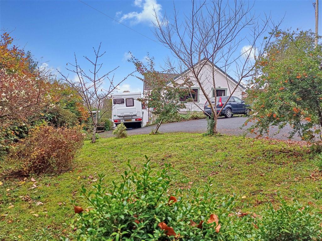 3 Bedroom Detached Bungalow for Sale in Newcastle Emlyn, SA38 9EL