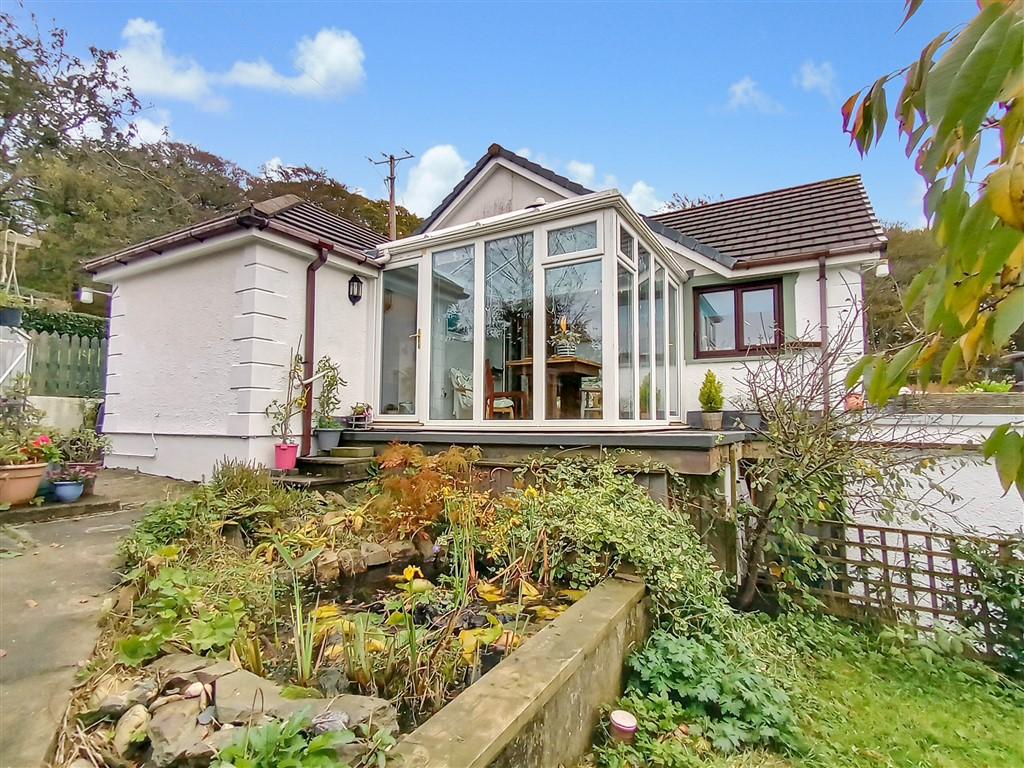 3 Bedroom Detached Bungalow for Sale in Newcastle Emlyn, SA38 9EL
