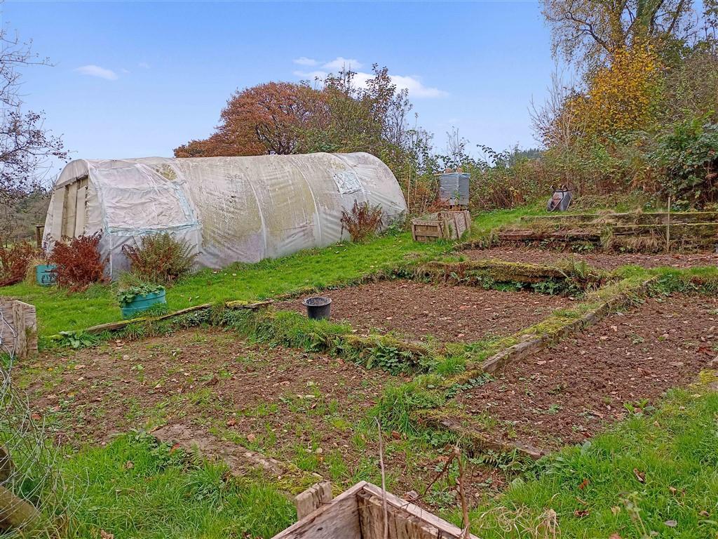 7 Bedroom Smallholding for Sale in Abergorlech, Carmarthen, SA32 7TB