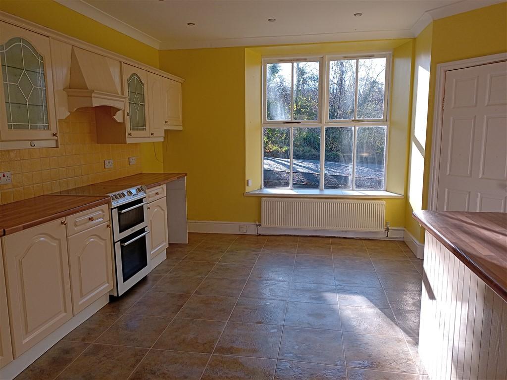 4 Bedroom Detached House for Sale in Llangeler, Llandysul, SA44 5EY