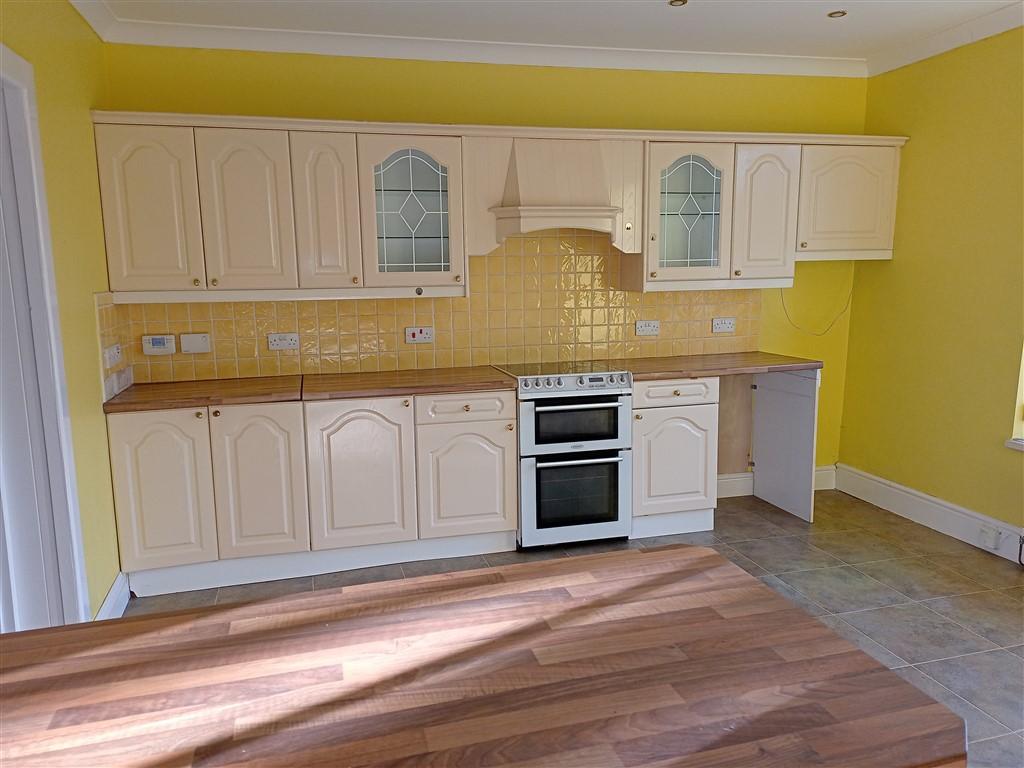 4 Bedroom Detached House for Sale in Llangeler, Llandysul, SA44 5EY