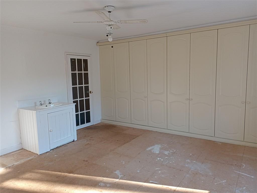 4 Bedroom Detached House for Sale in Llangeler, Llandysul, SA44 5EY