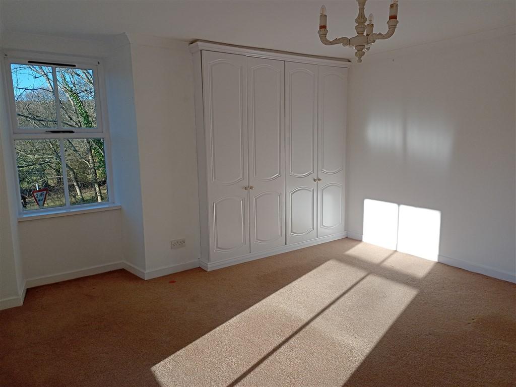 4 Bedroom Detached House for Sale in Llangeler, Llandysul, SA44 5EY
