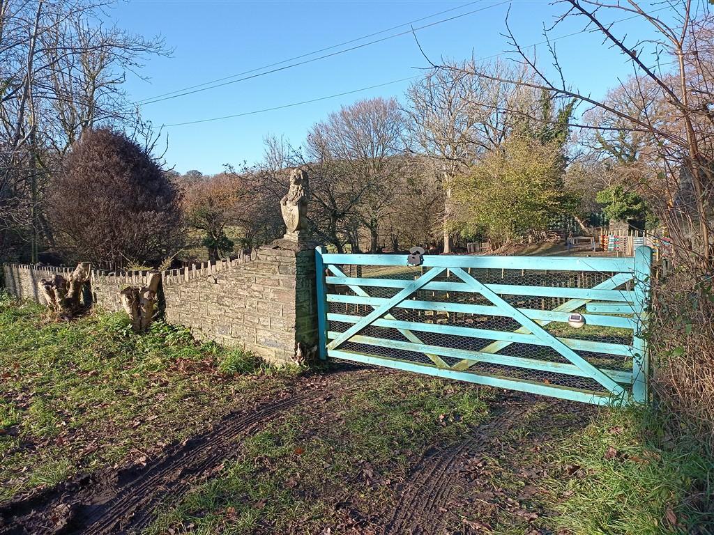 4 Bedroom Detached House for Sale in Llangeler, Llandysul, SA44 5EY