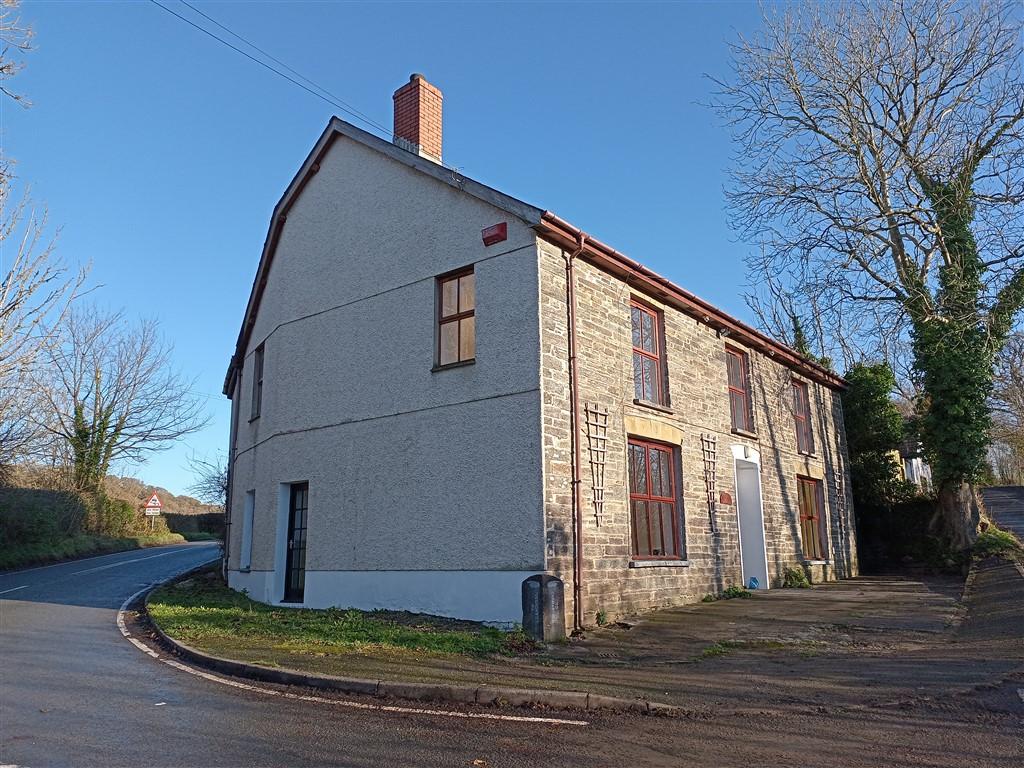 4 Bedroom Detached House for Sale in Llangeler, Llandysul, SA44 5EY