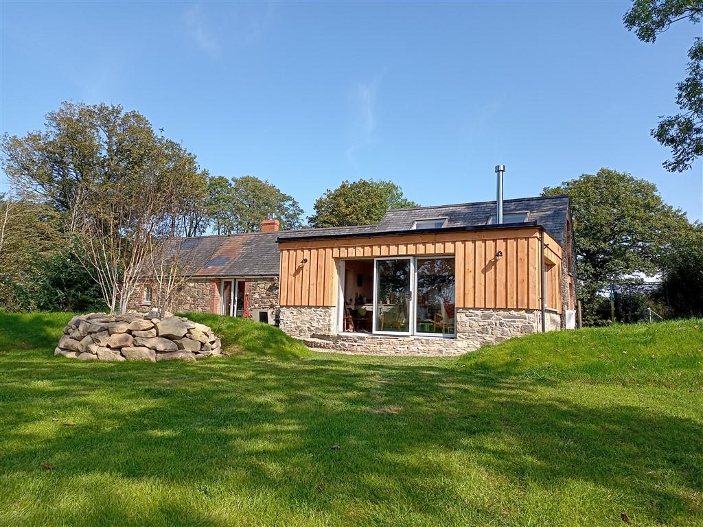 3 Bedroom Barn Conversion for Sale in Nr Glogue, SA36 0DZ